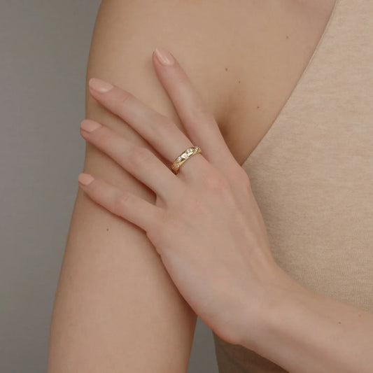 Kwiat Cobblestone Ring with Star-Set Diamonds in 18K Yellow Gold - view 4