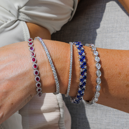 King Jewelers 18K White Gold 4.20ct Oval Diamond Bangle Bracelet