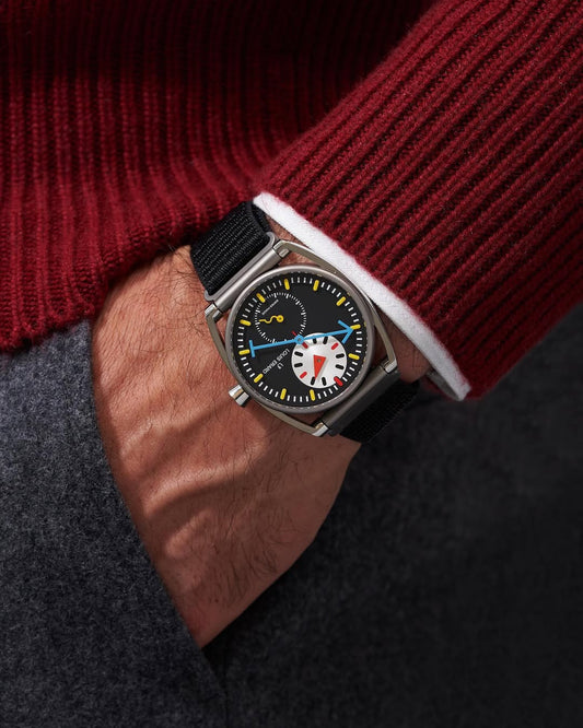 Louis Erard on model