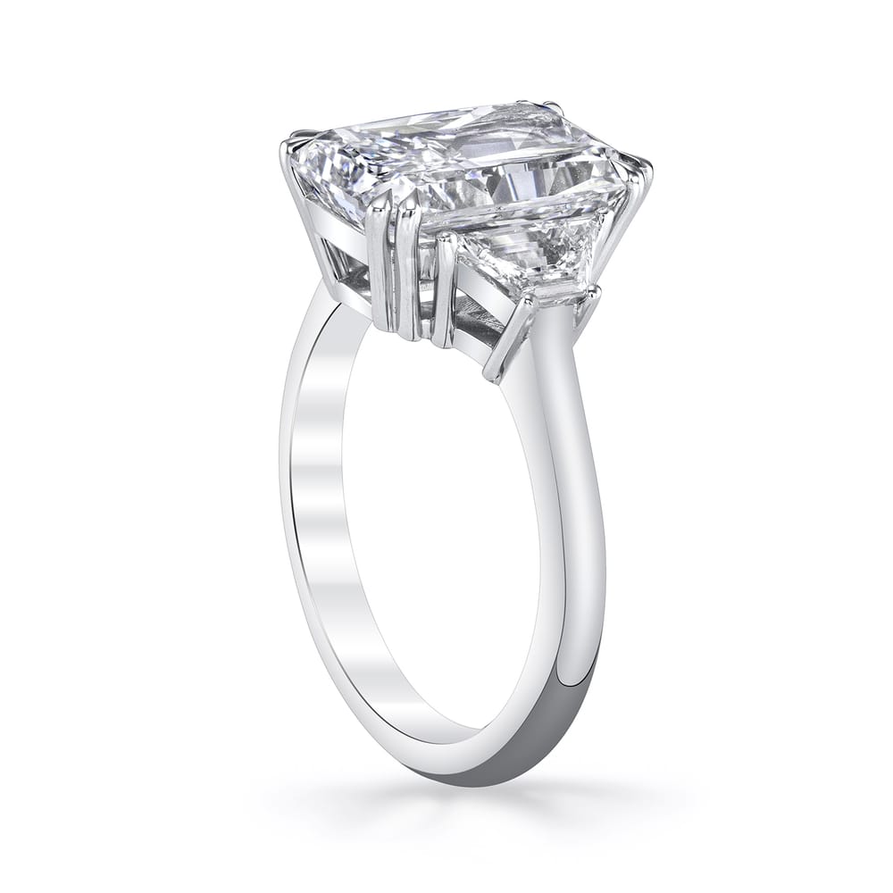 RADIANT GIA RING