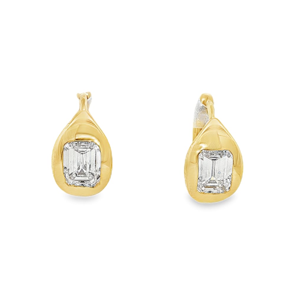 HUGGIE DIA EARRINGS