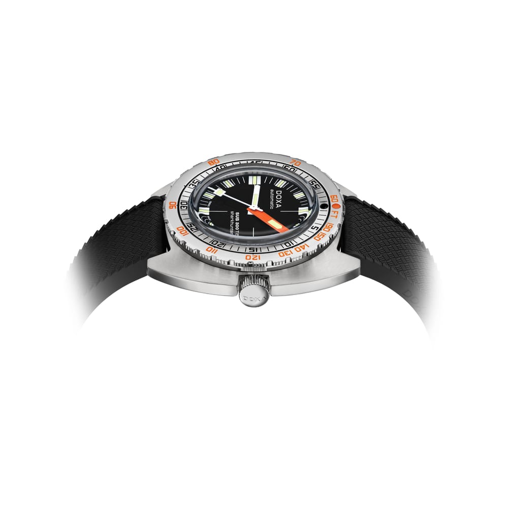 SUB 300 Ti5 Sharkhunter Black Rubber