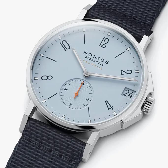 NOMOS Glashütte Ahoi neomatik 38 date sky