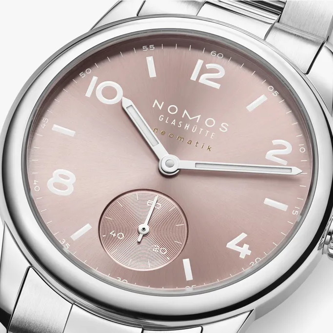 NOMOS Glashütte Club Sport neomatik 34 rosé - view 2