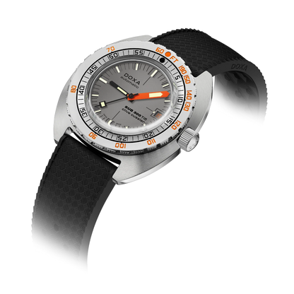DOXA SUB 300 Ti5 Clive Cussler Titanium
