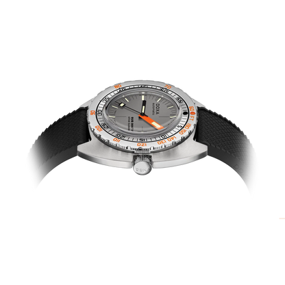 DOXA SUB 300 Ti5 Clive Cussler Titanium