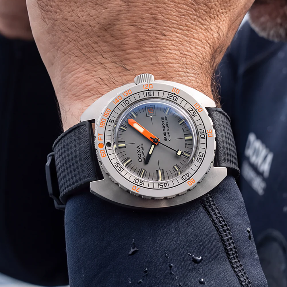 DOXA SUB 300 Ti5 Clive Cussler Titanium