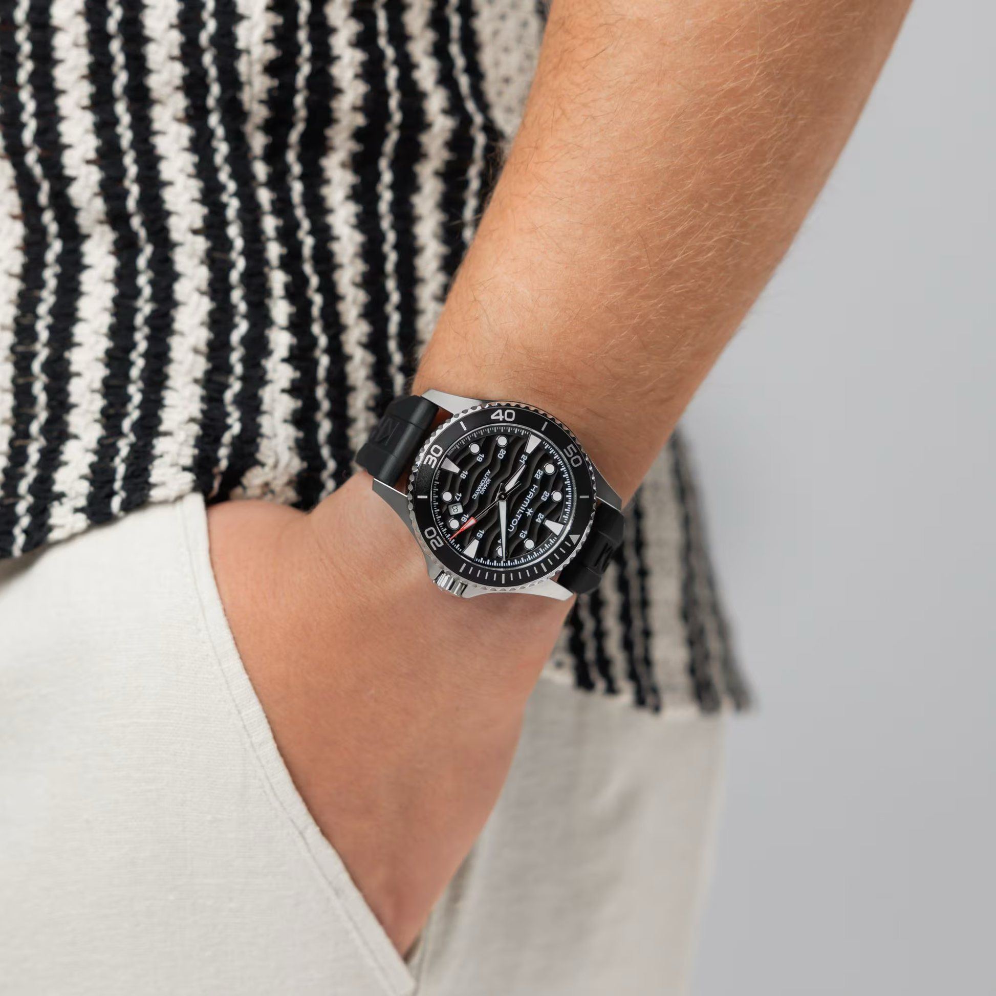Hamilton Khaki Navy Scuba Auto 40mm Black Dial Rubber Watch