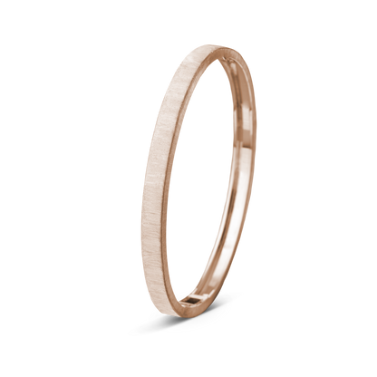 Buccellati Macri Classica Band Bracelet JAUBRA007312 angled view
