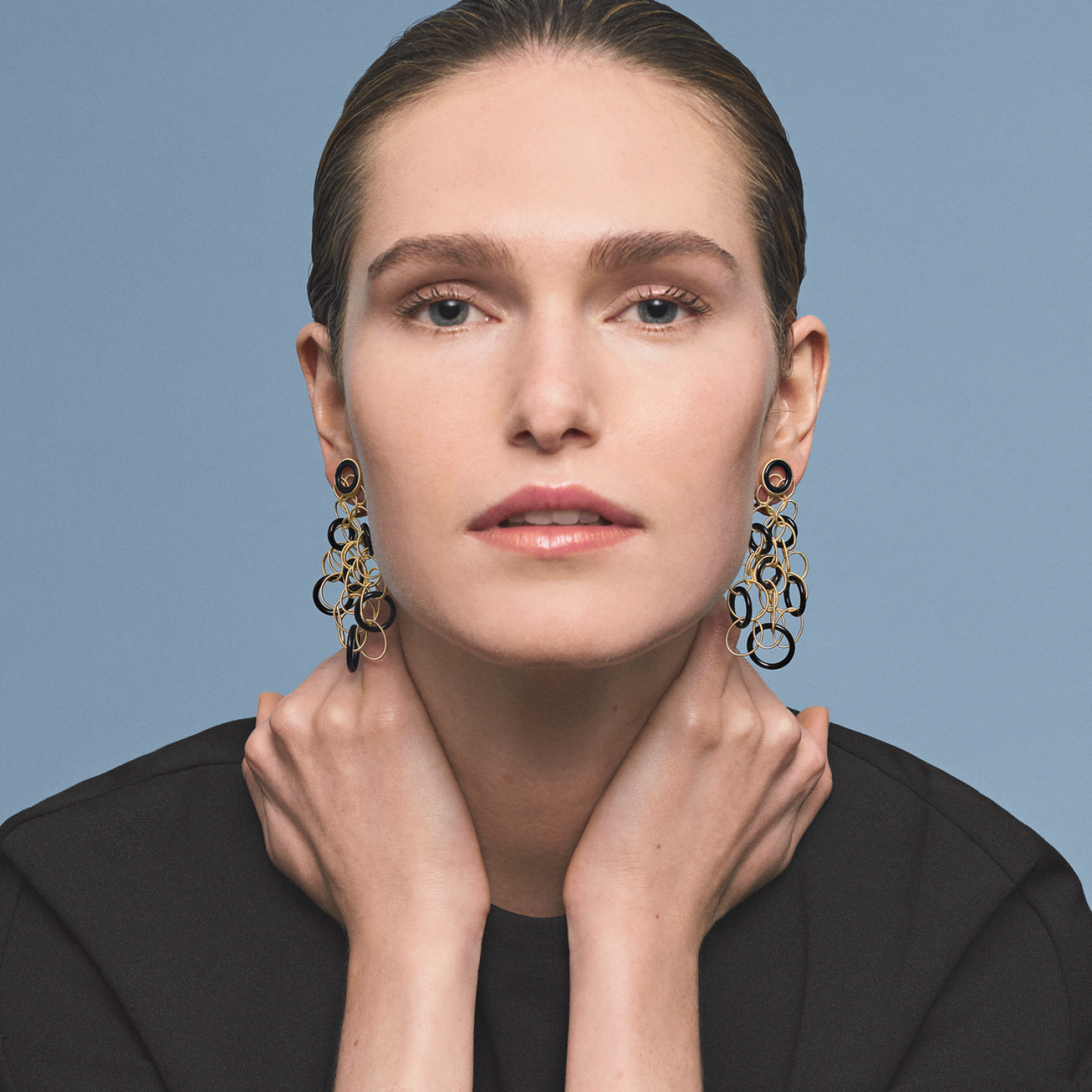 Buccellati Hawaii Color Earrings with Onyx in 18K Yellow Gold