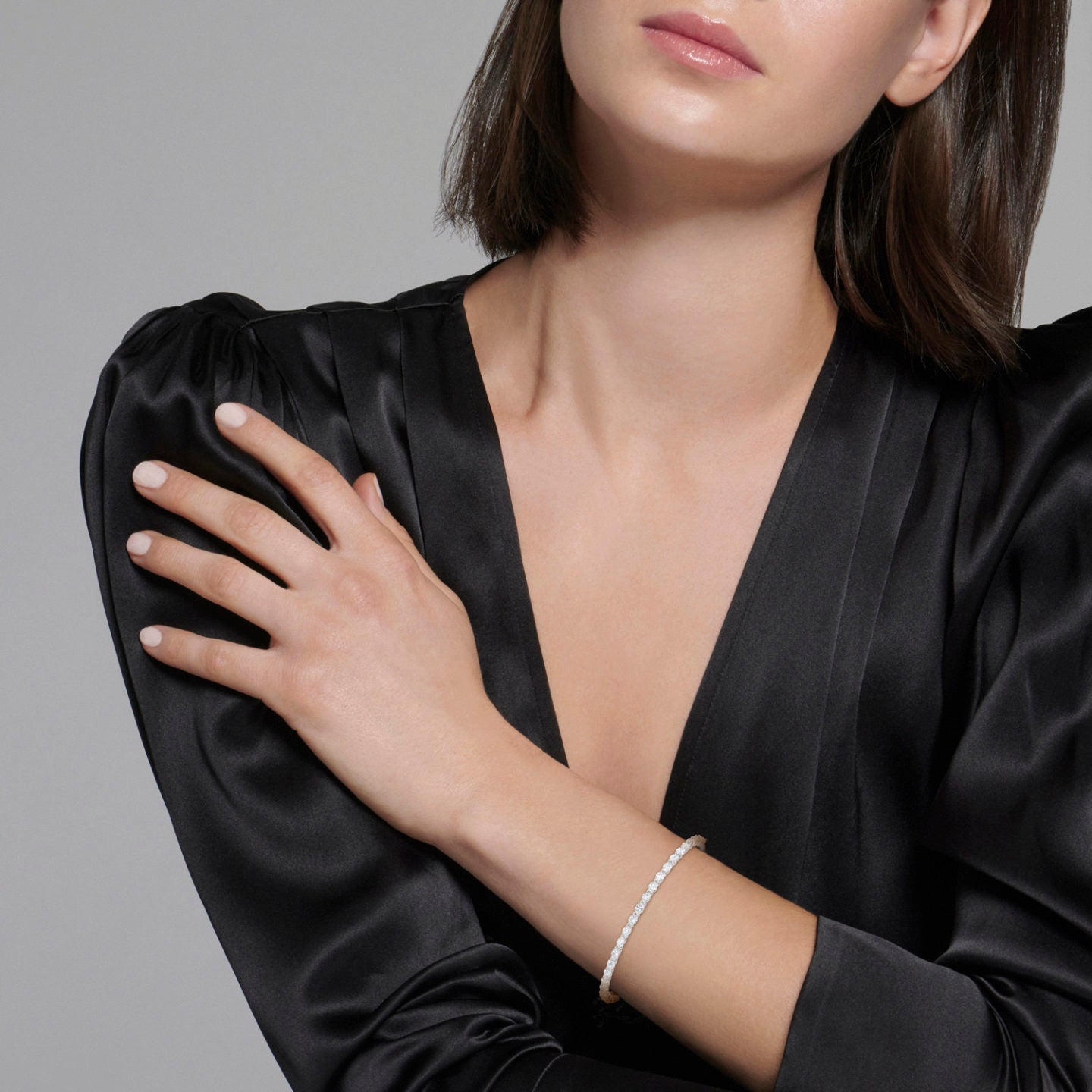 Kwiat Eclipse Oval Diamond Bangle in 18K White Gold