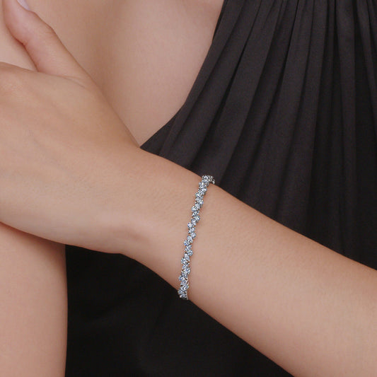 Kwiat American Beauty Diamond Bangle in 18K White Gold