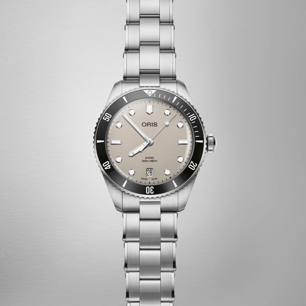 39MM ORIS DIVER'S DATE, STEEL CASE AND BRACELET, BEIGE DIAL.