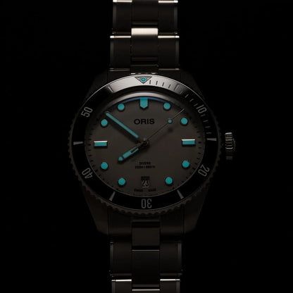 39MM ORIS DIVER'S DATE, STEEL CASE AND BRACELET, BEIGE DIAL.