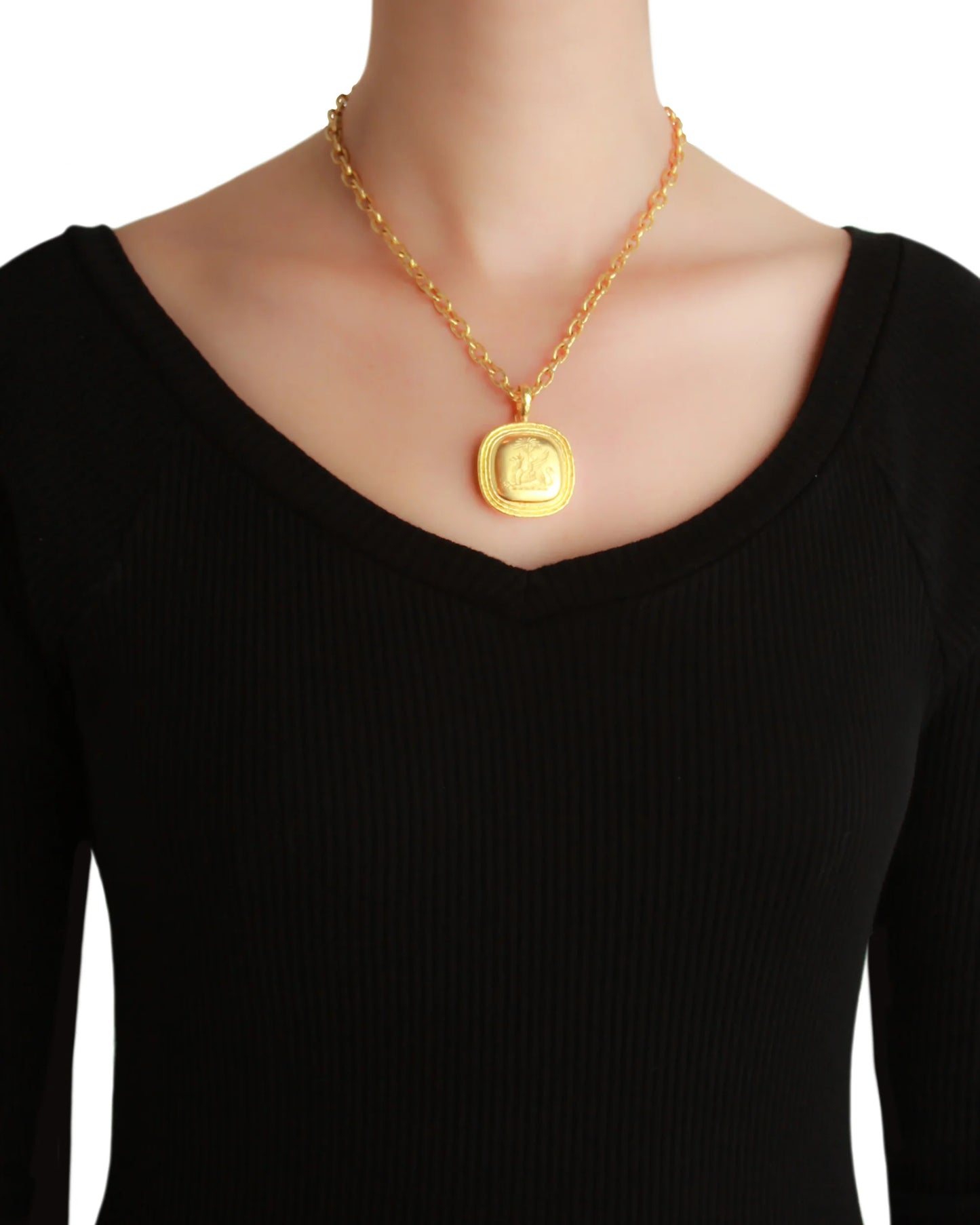 Elizabeth Locke Griffin & Palm Livery Button Pendant