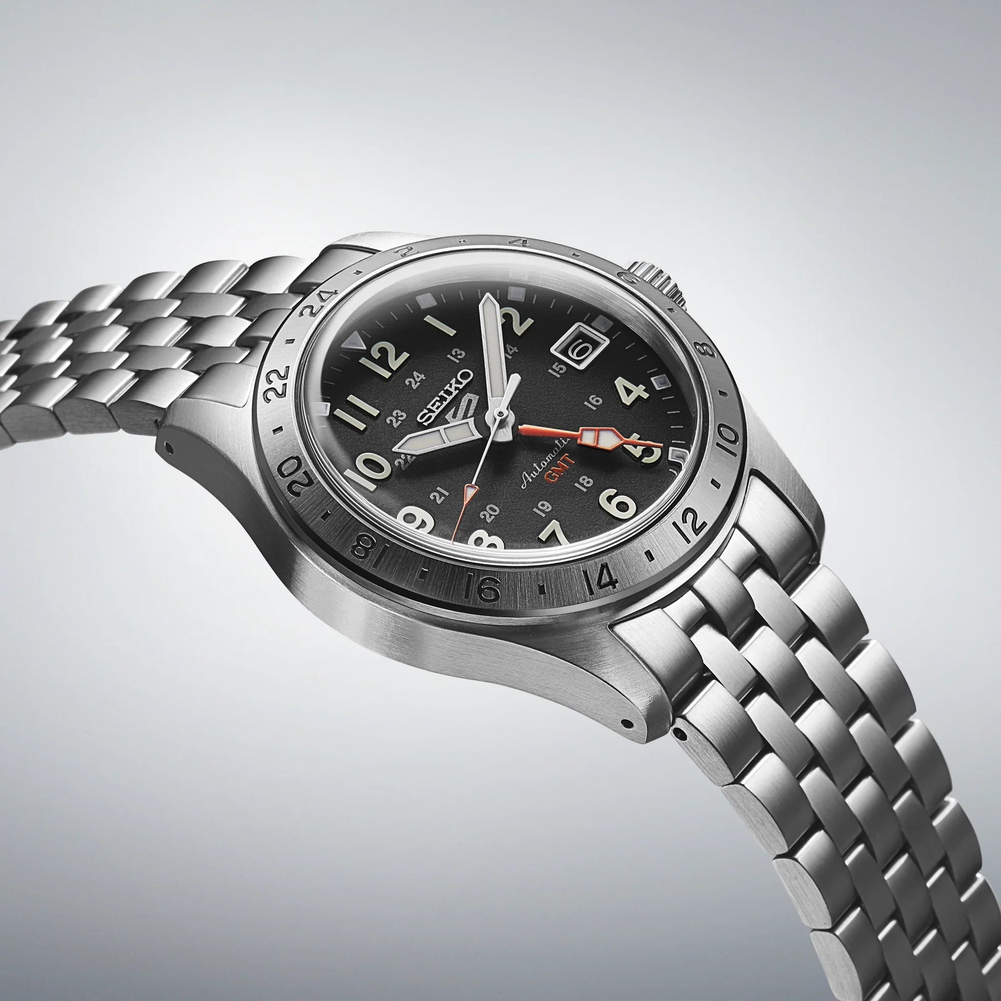 Seiko 5 Sports Field GMT SSK023 4