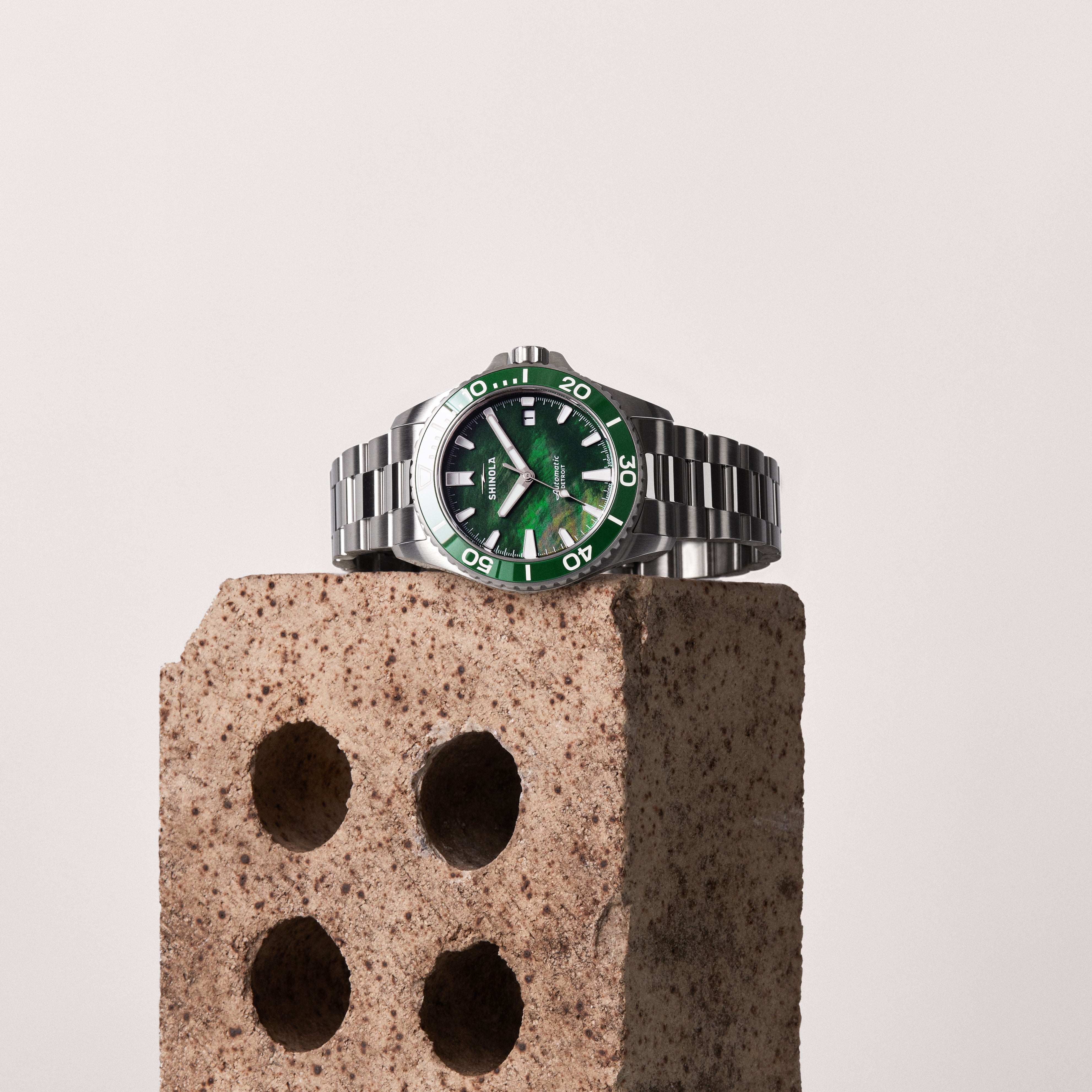 Shino様 Shinola Monster Lake Ontario 39mm Green Mother of Pearl Dial