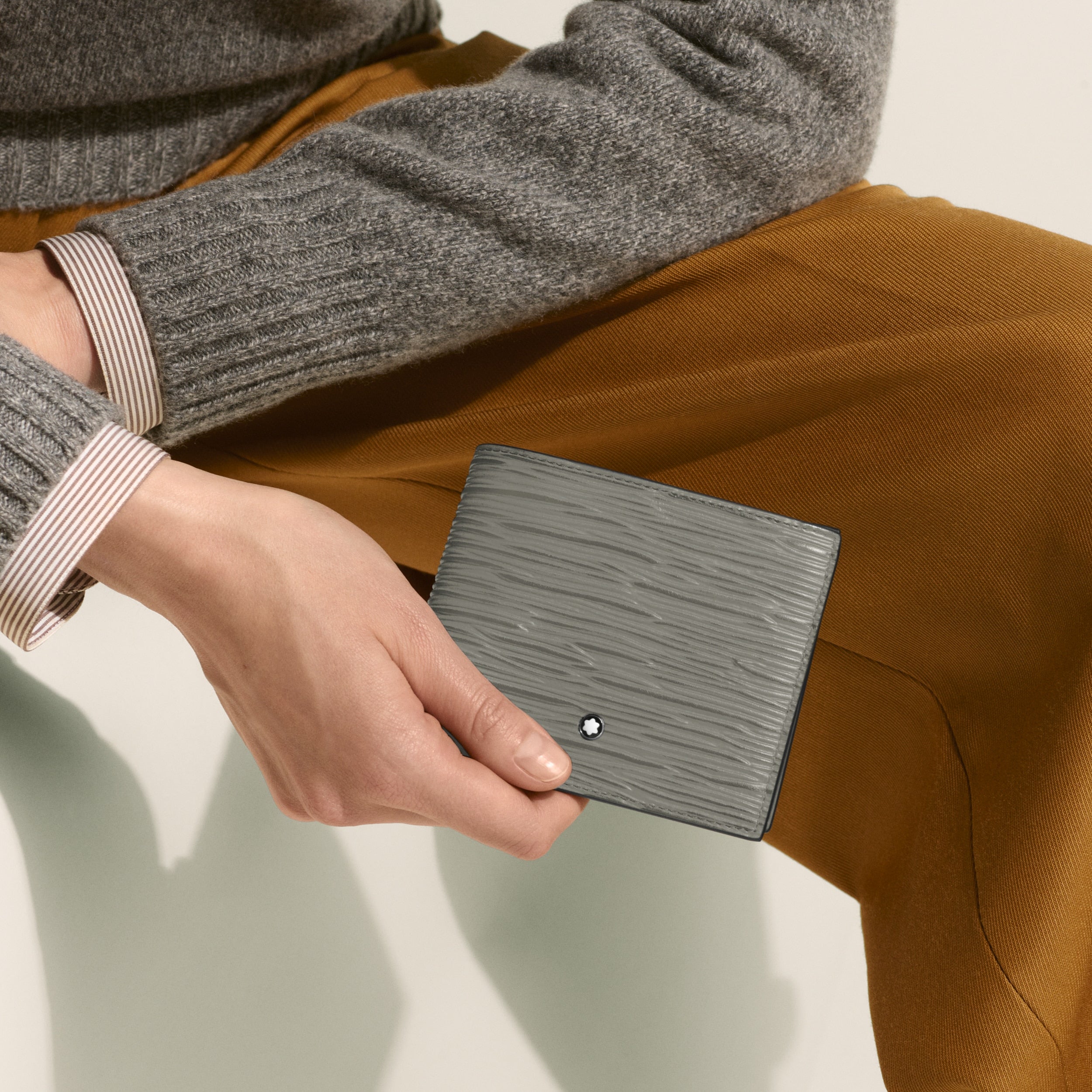 Montblanc 4810 Wallet 8CC | King Jewelers