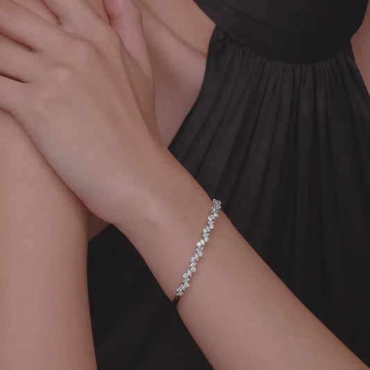 Kwiat American Beauty Diamond Bangle in 18K White Gold
